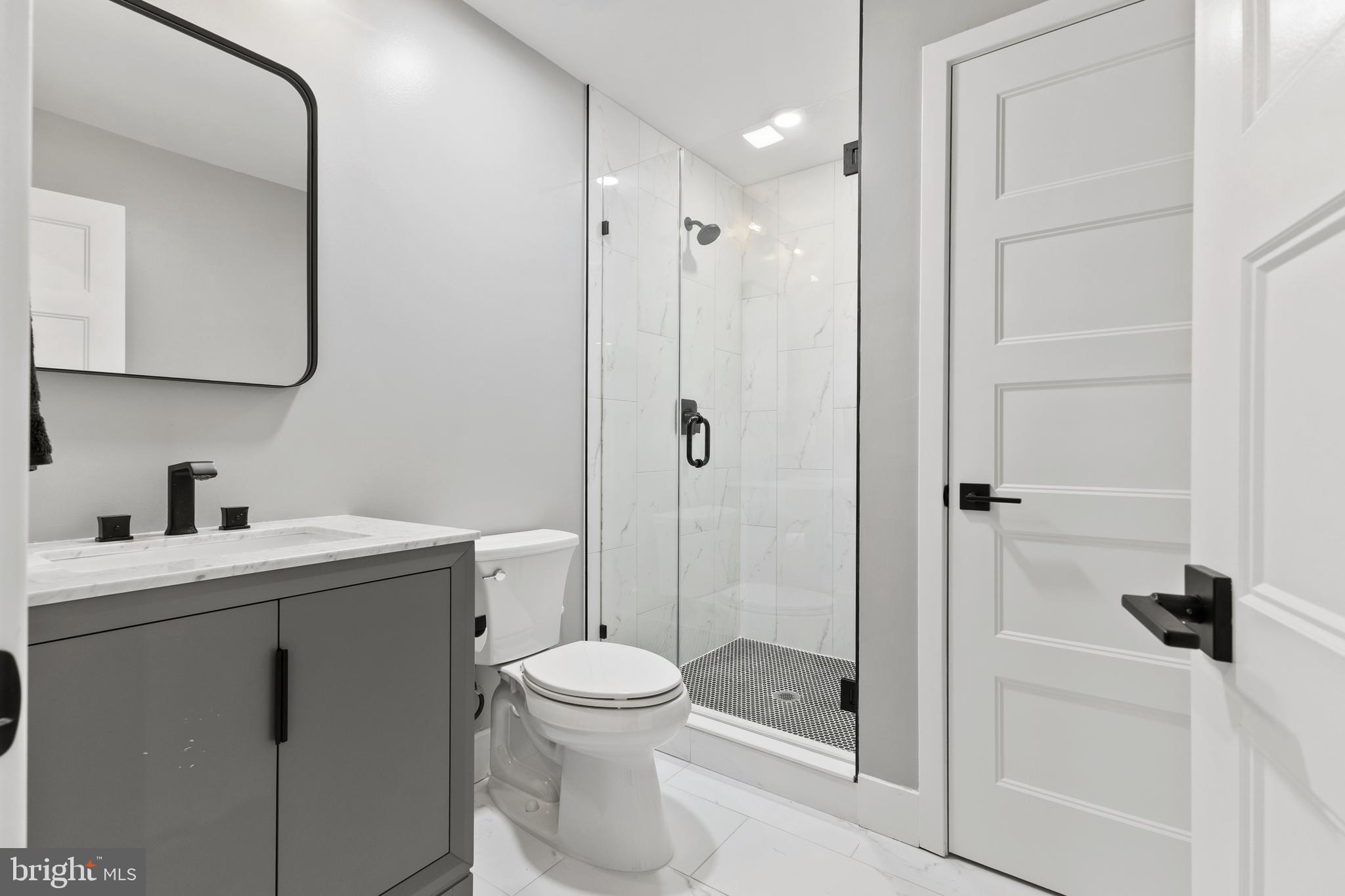 8012 Fort Hunt Road Alexandria, VA 22308 - Photo 35 of 50 loft bathroom