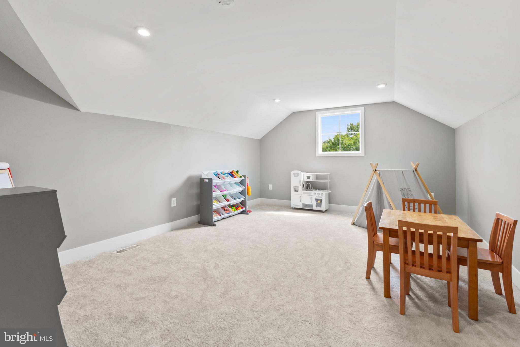 8012 Fort Hunt Road Alexandria, VA 22308 - Photo 36 of 50 loft playroom/bonus room