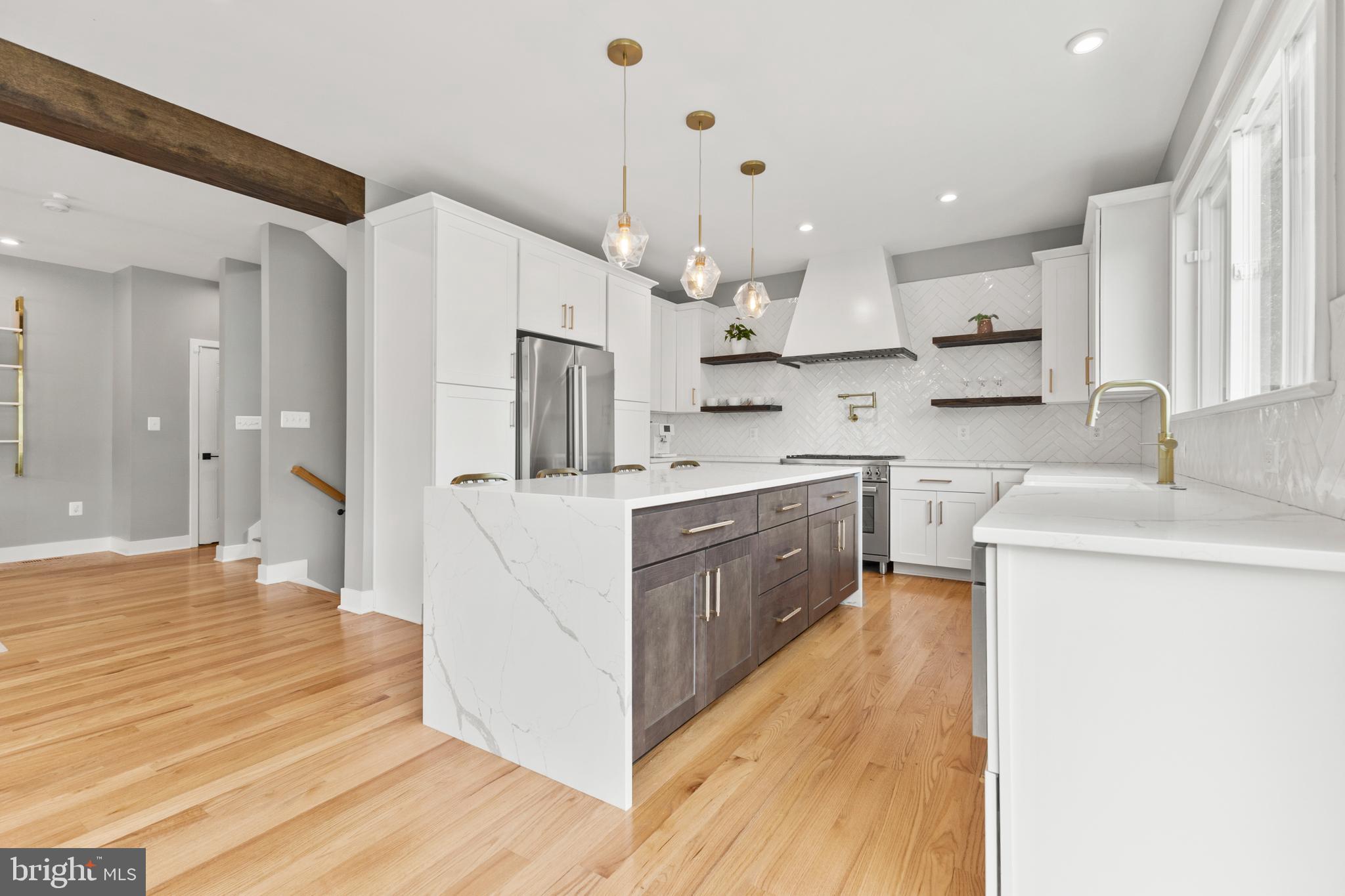 8012 Fort Hunt Road Alexandria, VA 22308 - Photo 6 of 50 Custom Kitchen