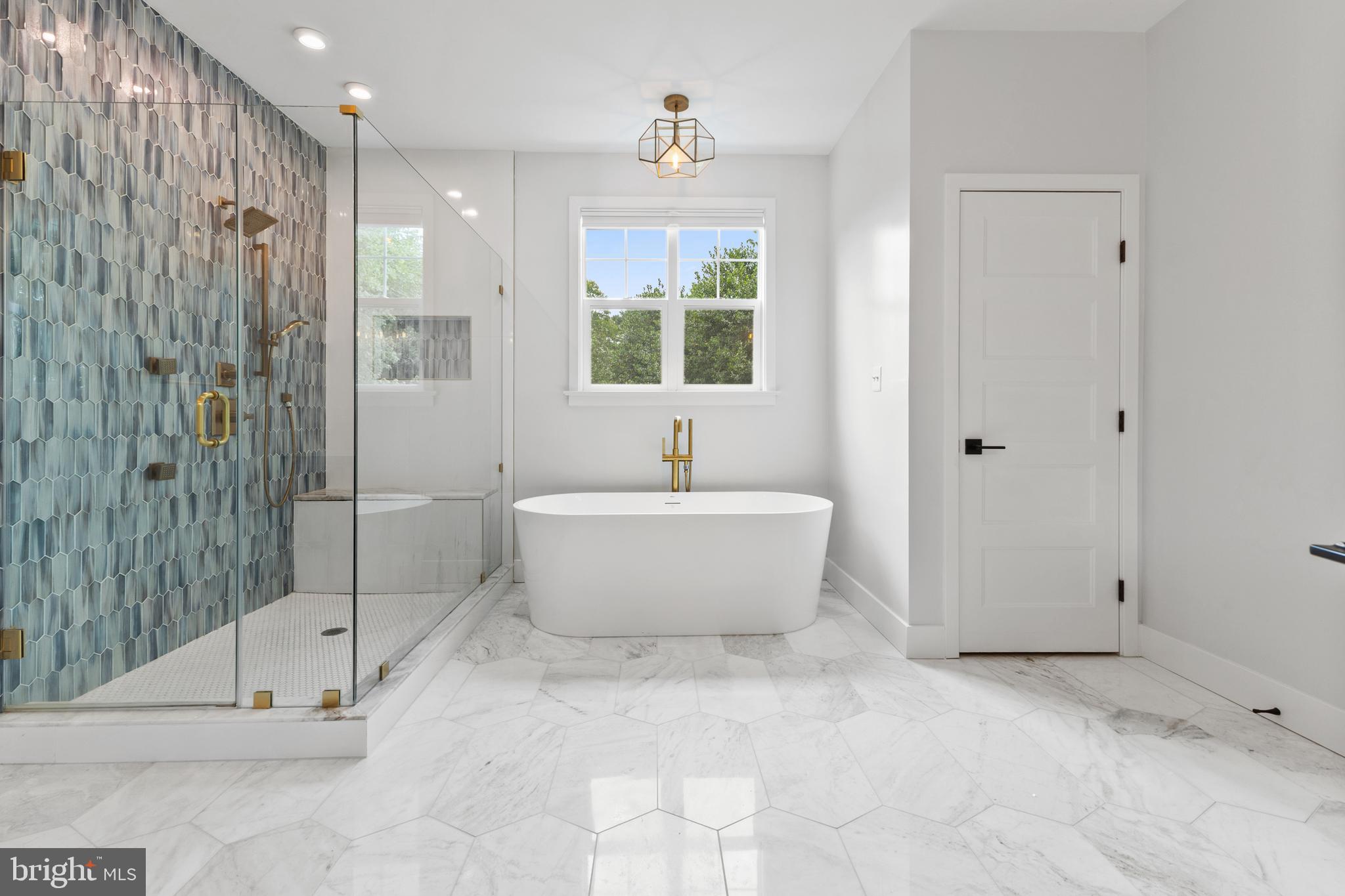 8012 Fort Hunt Road Alexandria, VA 22308 - Photo 8 of 50 Luxury primary bathroom