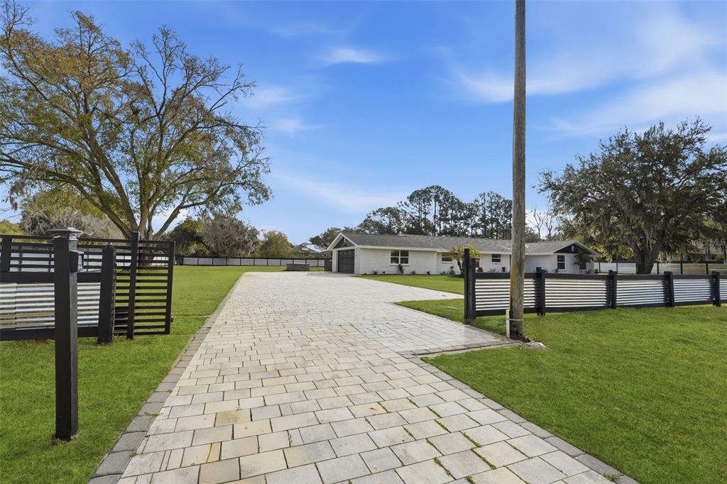 2338 Meadowbrook Drive Lutz, FL 33558 - Photo 2 of 69