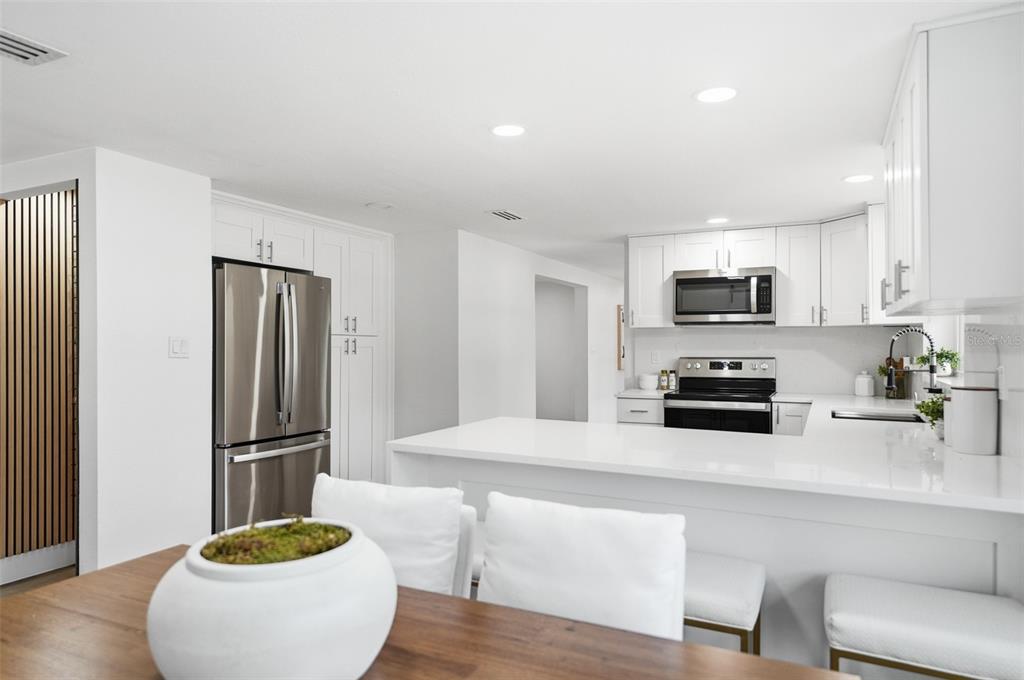 2338 Meadowbrook Drive Lutz, FL 33558 - Photo 23 of 69