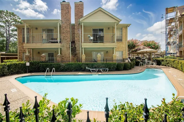 $125,000 | 12550 Whittington Drive, Unit 414, Houston, TX 77077
