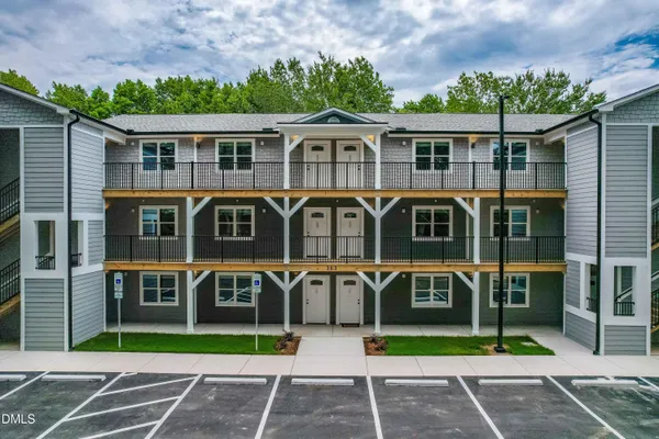 $1,238 | 303 Linwood Street, Unit 201, Apex, NC 27502