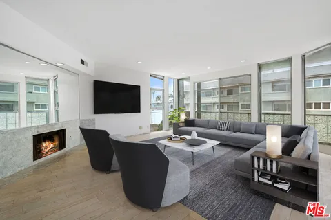 $4,995,000 | 22 28th Place, Venice, CA 90291
