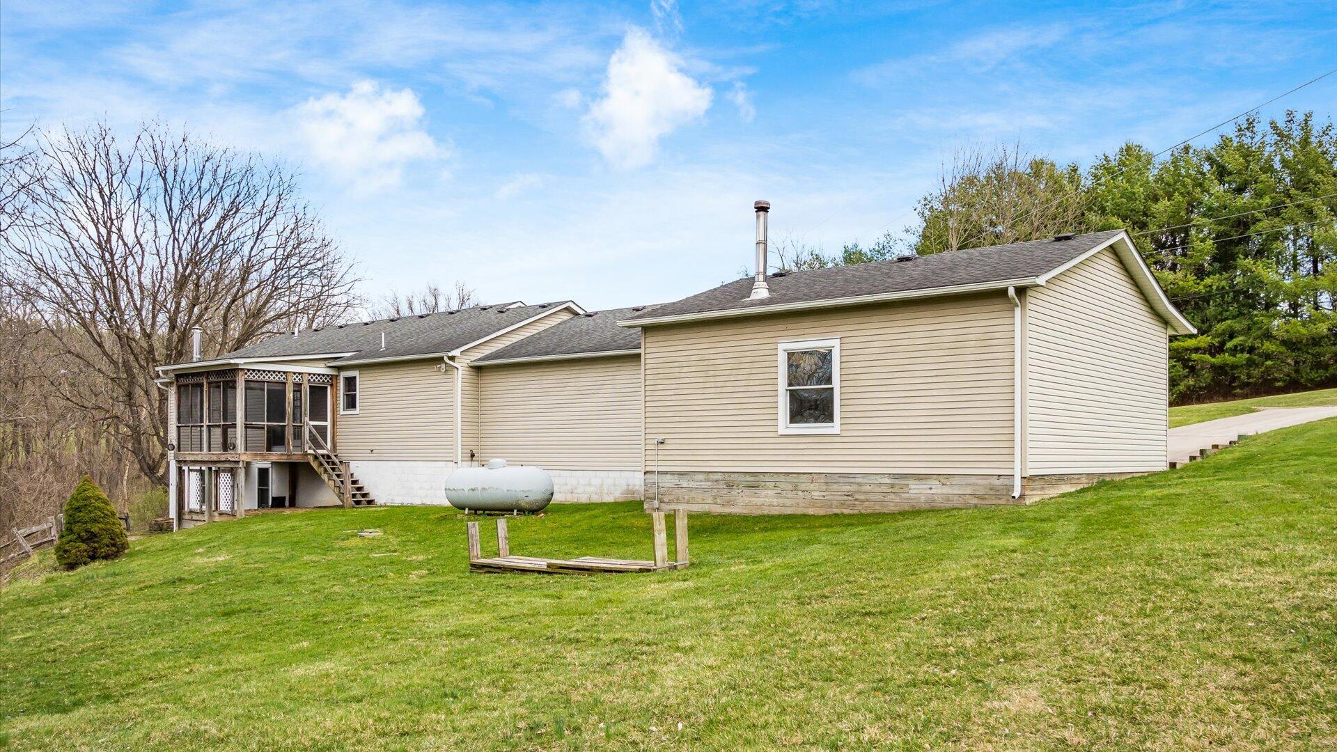 2273 West Point Road Southeast Lancaster, OH 43130 - Photo 45 of 69 53-z 2273 W Point Rd014