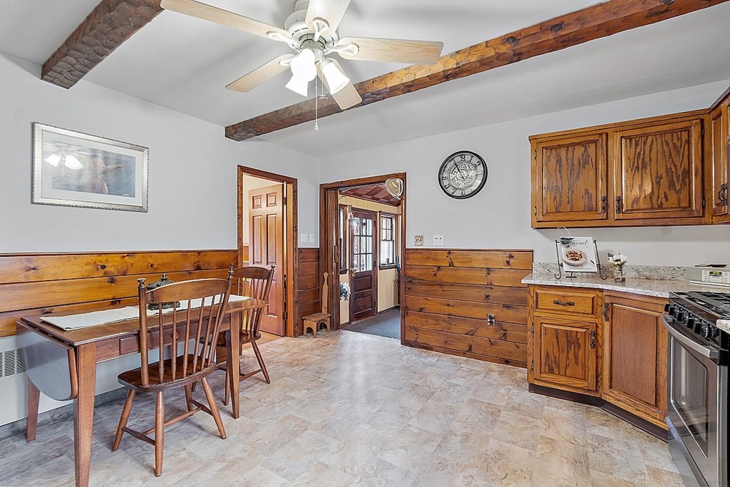 137 Groton Road Chelmsford, MA 01863 - Photo 5 of 39 Gallery Image 5