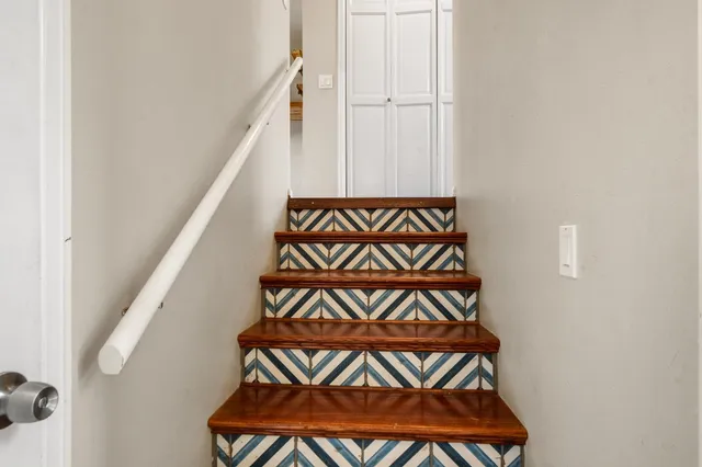 a view of an outdoor space