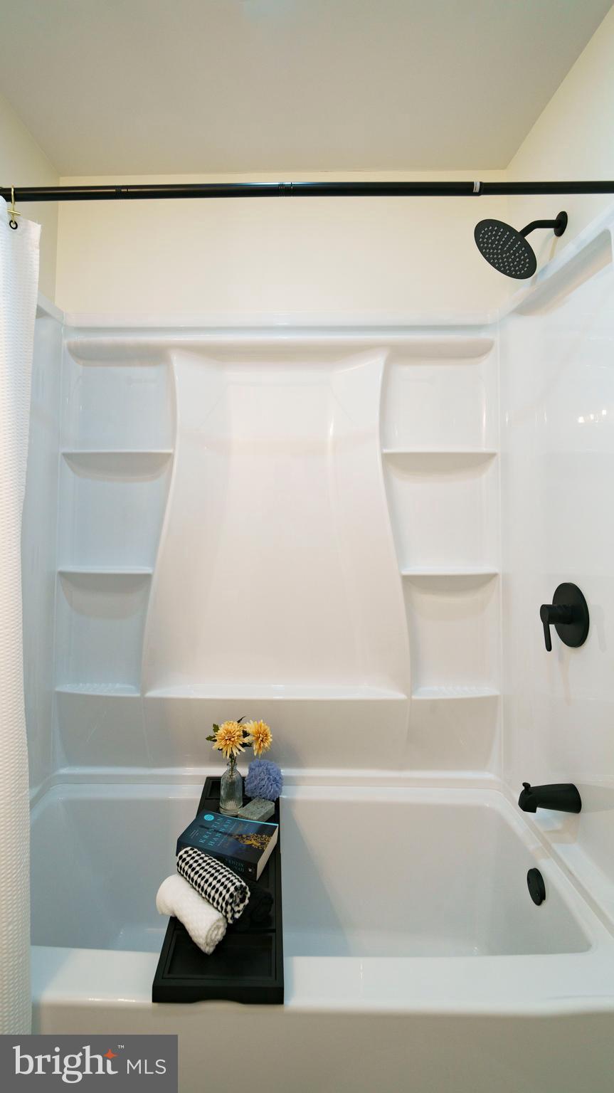 151 Nicholas Road Lancaster, PA 17603 - Photo 31 of 64 service bath