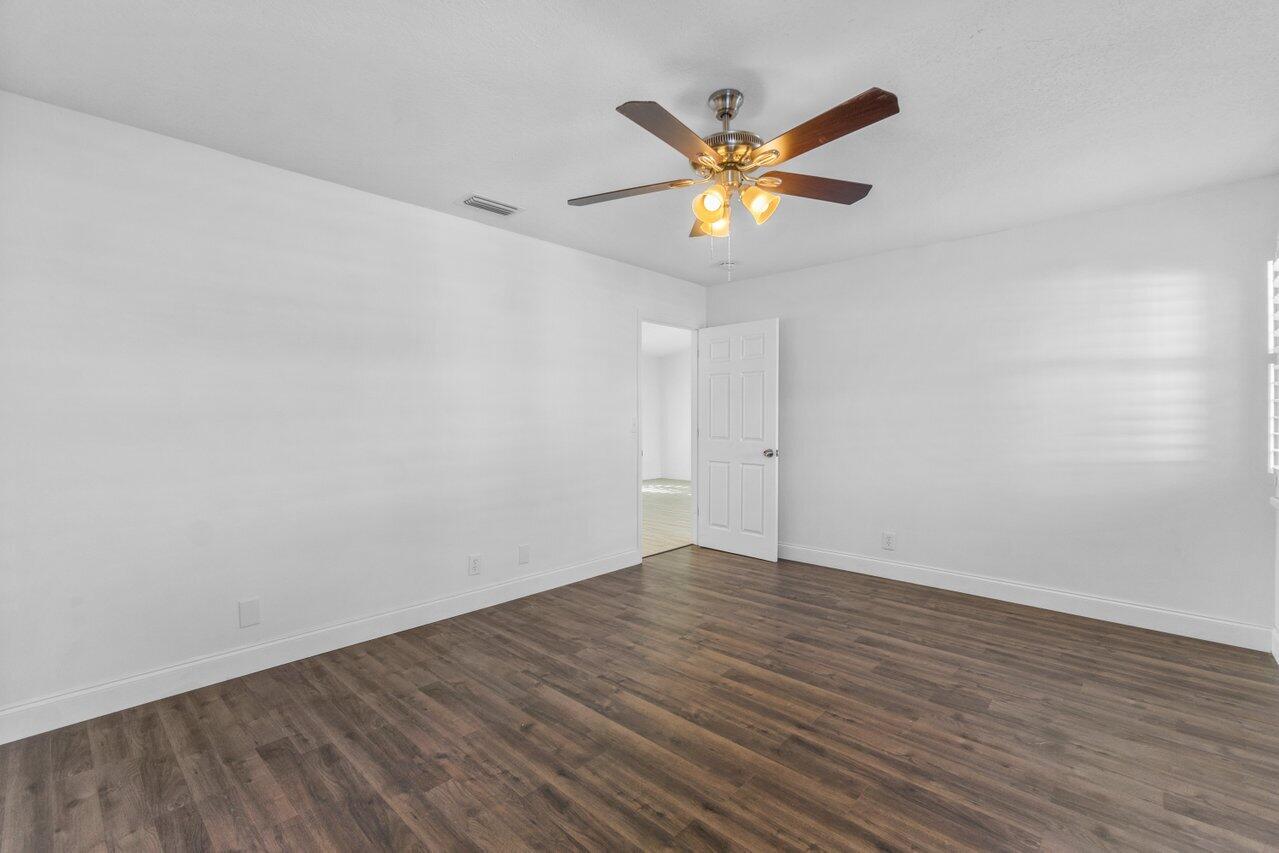 4791 Southeast Edison Avenue Stuart, FL 34997 - Photo 18 of 26 019-4791SoutheastEdisonAvenue-Stuart-FL-