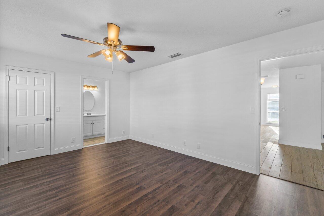 4791 Southeast Edison Avenue Stuart, FL 34997 - Photo 20 of 26 021-4791SoutheastEdisonAvenue-Stuart-FL-