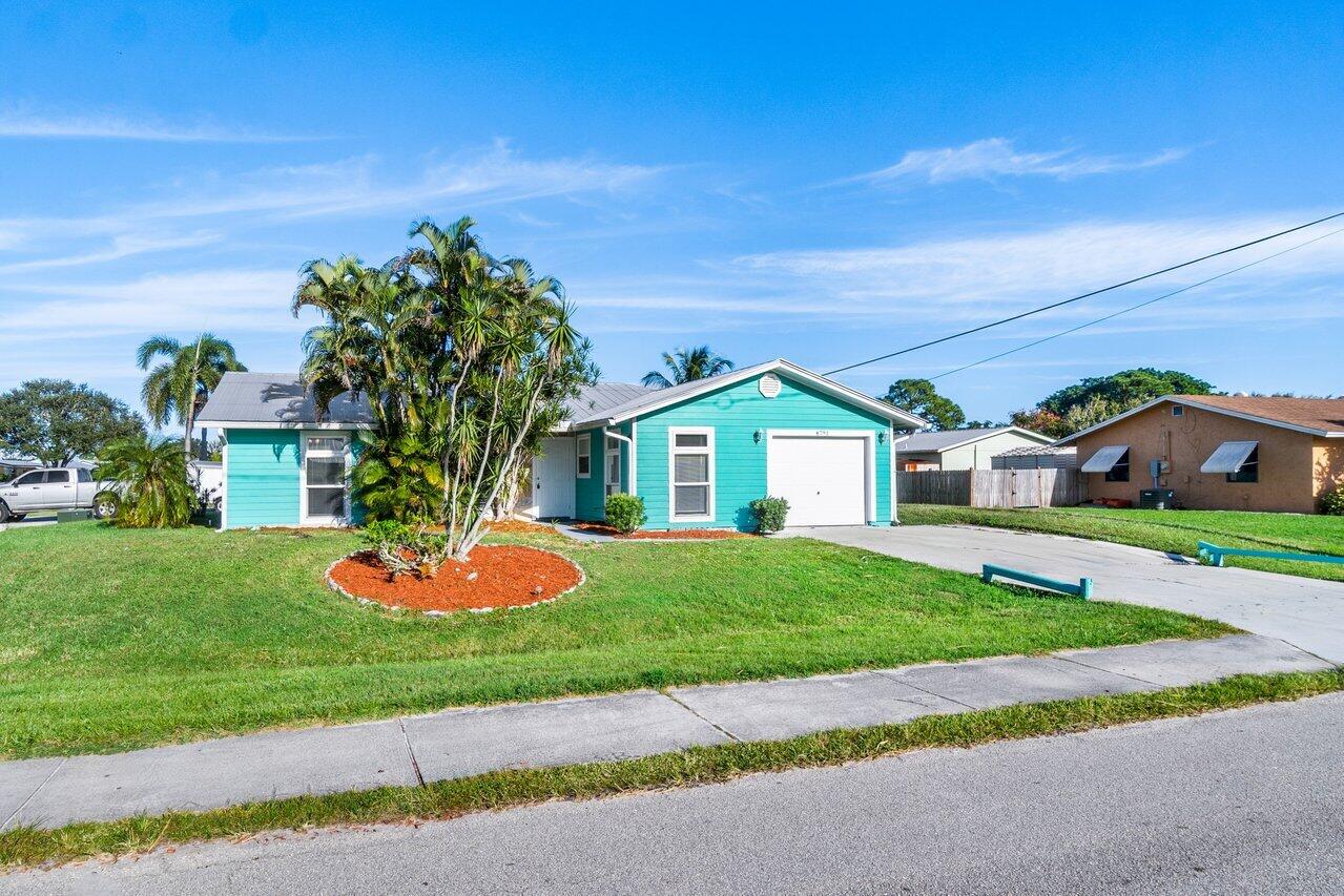 4791 Southeast Edison Avenue Stuart, FL 34997 - Photo 2 of 26 003-4791SoutheastEdisonAvenue-Stuart-FL-