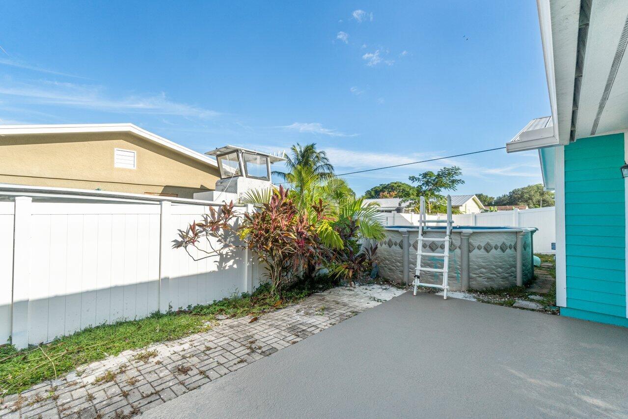 4791 Southeast Edison Avenue Stuart, FL 34997 - Photo 23 of 26 025-4791SoutheastEdisonAvenue-Stuart-FL-