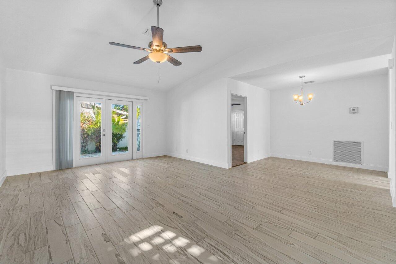 4791 Southeast Edison Avenue Stuart, FL 34997 - Photo 4 of 26 005-4791SoutheastEdisonAvenue-Stuart-FL-