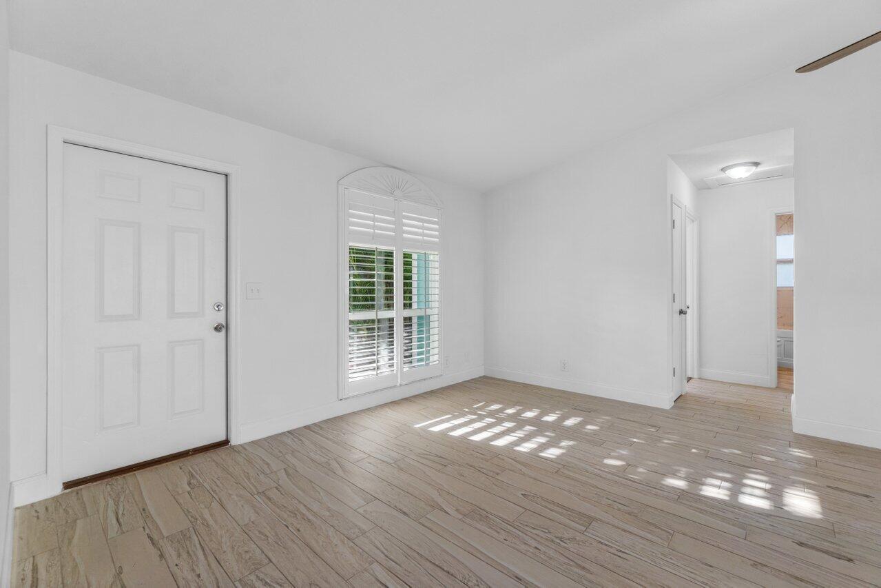 4791 Southeast Edison Avenue Stuart, FL 34997 - Photo 7 of 26 008-4791SoutheastEdisonAvenue-Stuart-FL-