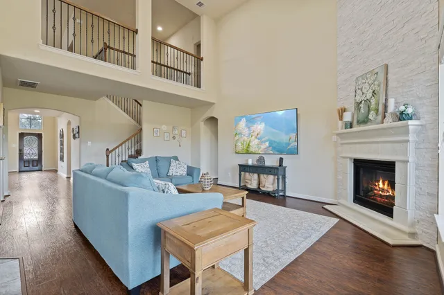 $399,900 | 10114 North Whimbrel Circle, Conroe, TX 77385