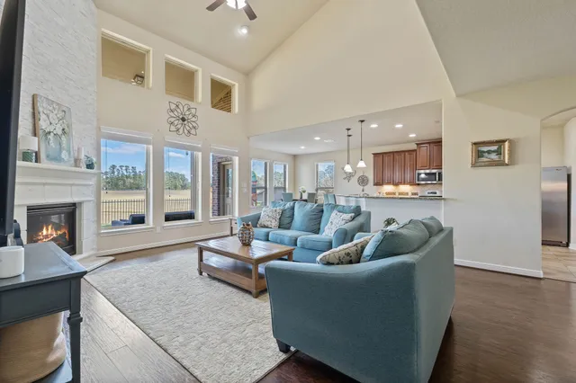 $399,900 | 10114 North Whimbrel Circle, Conroe, TX 77385