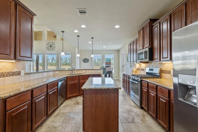 $399,900 | 10114 North Whimbrel Circle, Conroe, TX 77385