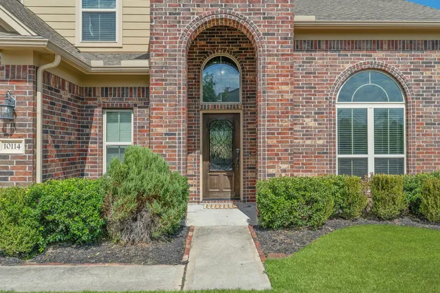 $399,900 | 10114 North Whimbrel Circle, Conroe, TX 77385