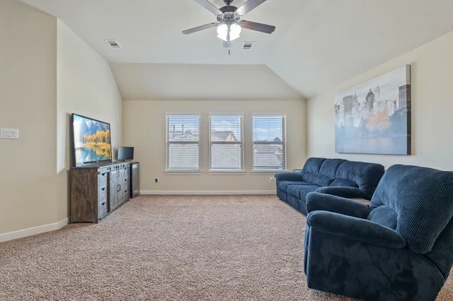 $399,900 | 10114 North Whimbrel Circle, Conroe, TX 77385