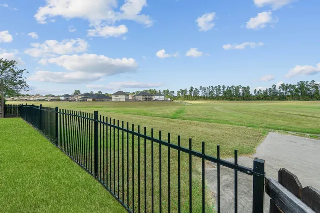 $399,900 | 10114 North Whimbrel Circle, Conroe, TX 77385