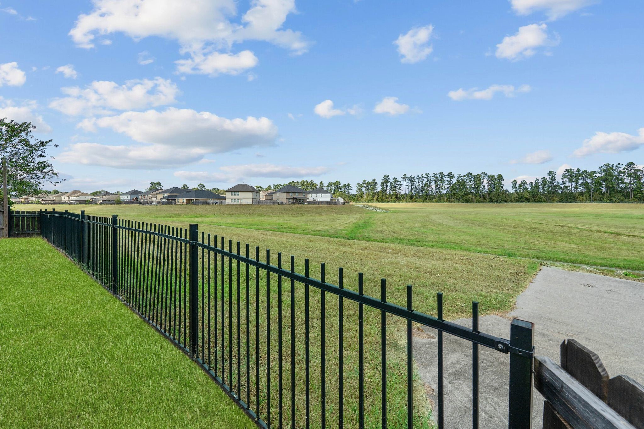 10114 North Whimbrel Circle Conroe, TX 77385 - Photo 44 of 50 a view of an ocean from a balcony