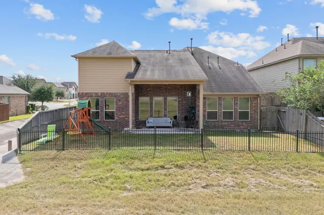 $399,900 | 10114 North Whimbrel Circle, Conroe, TX 77385