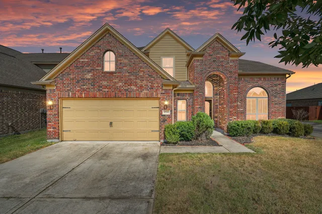 $399,900 | 10114 North Whimbrel Circle, Conroe, TX 77385