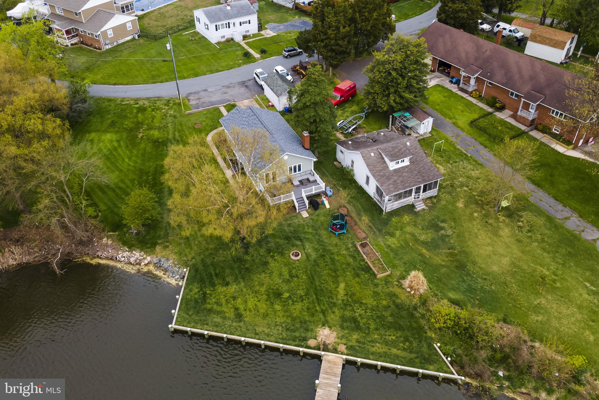 7831 North Cove Road Baltimore, MD 21219 - Photo 1 of 40 Gallery Image 1