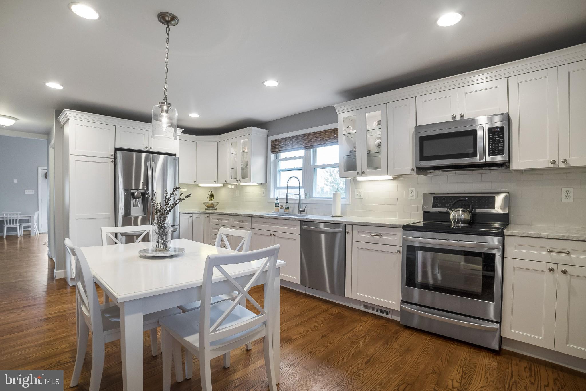 7831 North Cove Road Baltimore, MD 21219 - Photo 2 of 40 Gallery Image 2