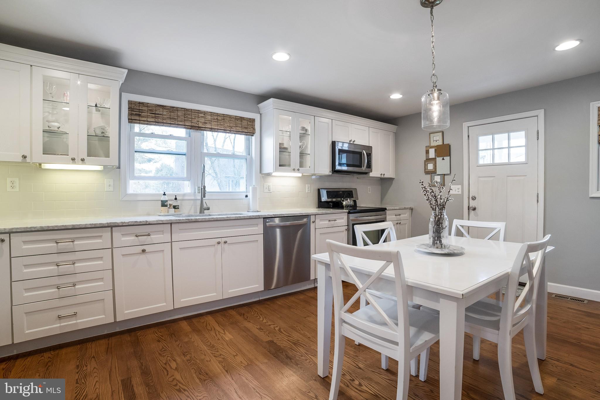 7831 North Cove Road Baltimore, MD 21219 - Photo 3 of 40 Gallery Image 3