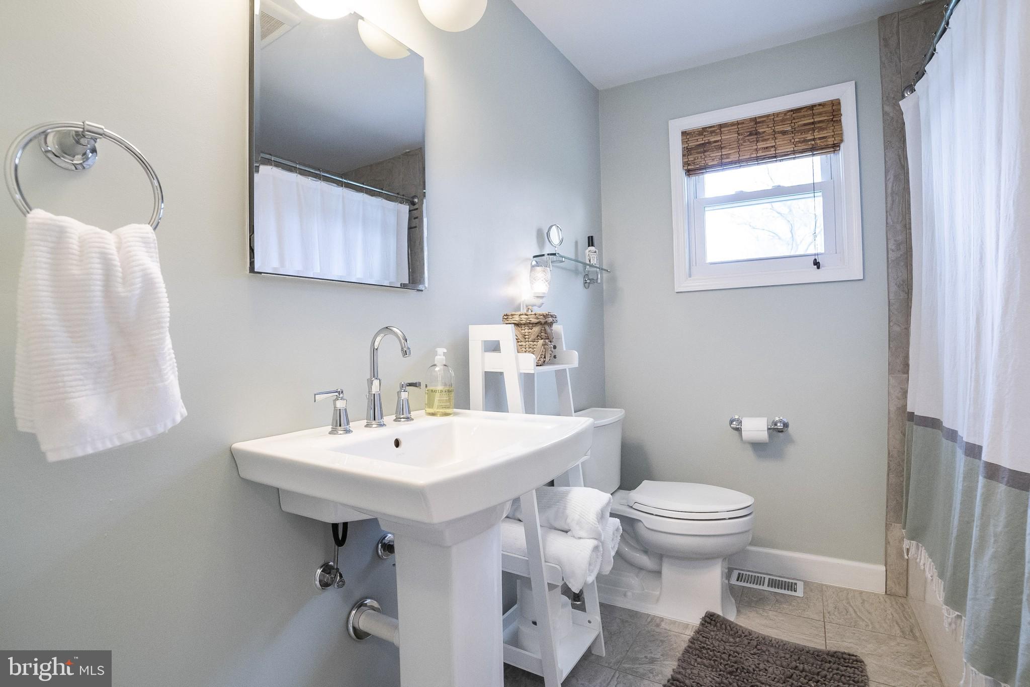7831 North Cove Road Baltimore, MD 21219 - Photo 22 of 40 Gallery Image 22