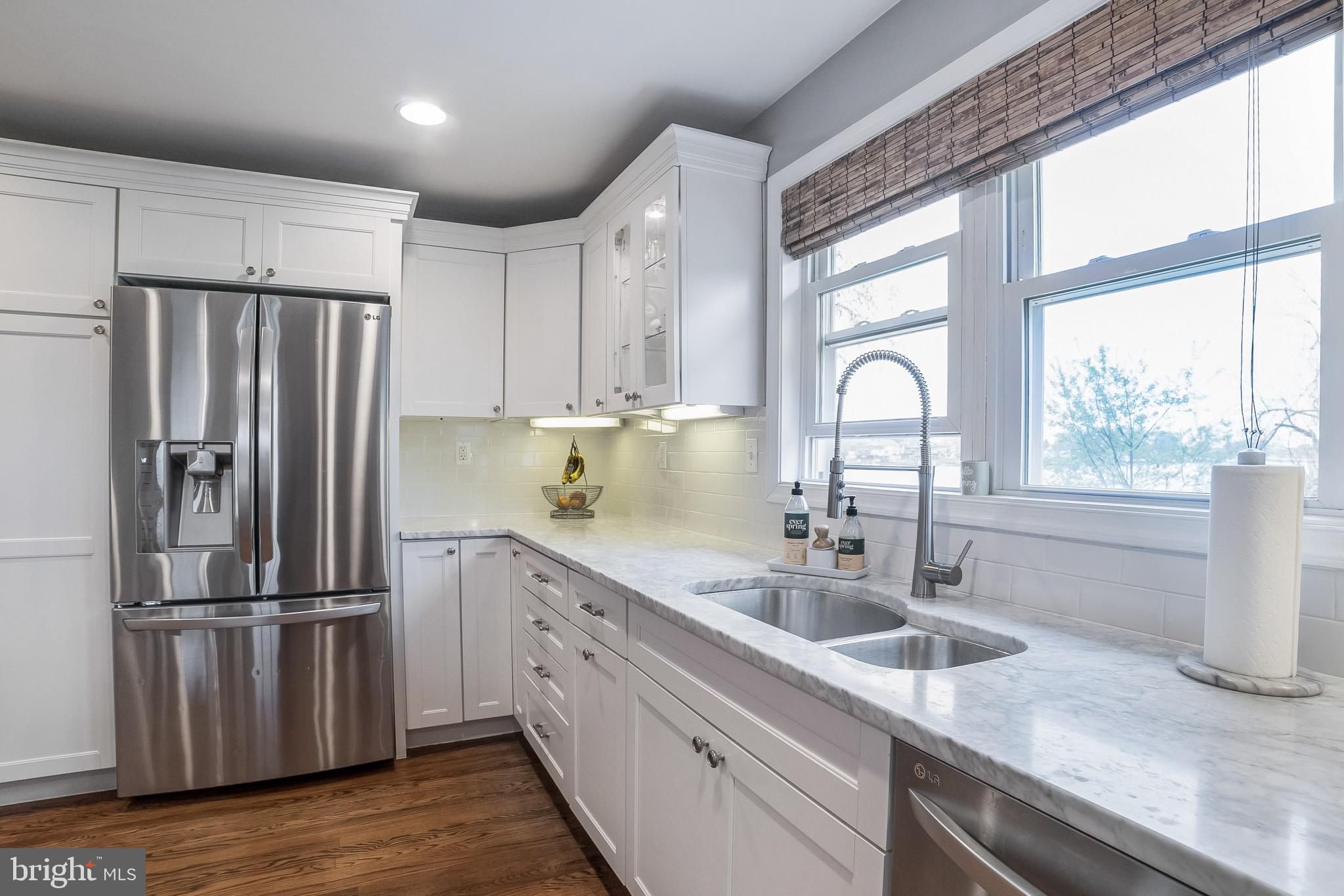 7831 North Cove Road Baltimore, MD 21219 - Photo 4 of 40 Gallery Image 4