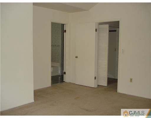 168 Salem Road North Brunswick, NJ 08902 - Photo 10 of 20 a view of an empty room