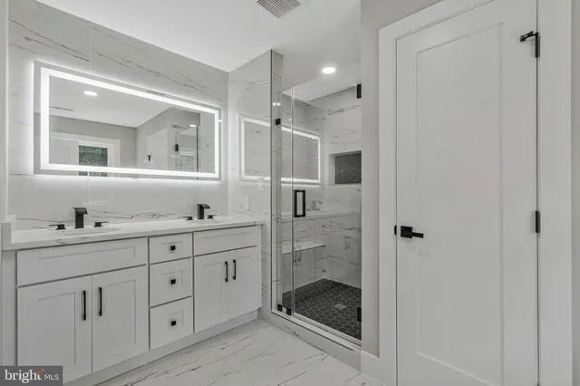 $1,250,000 | 10211 Stratford Avenue, Fairfax, VA 22030