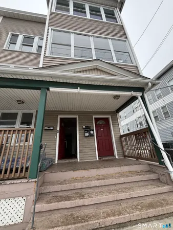 $2,400 | 2395 East Main Street, Bridgeport, CT 06610