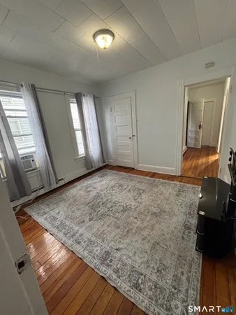 $2,400 | 2395 East Main Street, Bridgeport, CT 06610