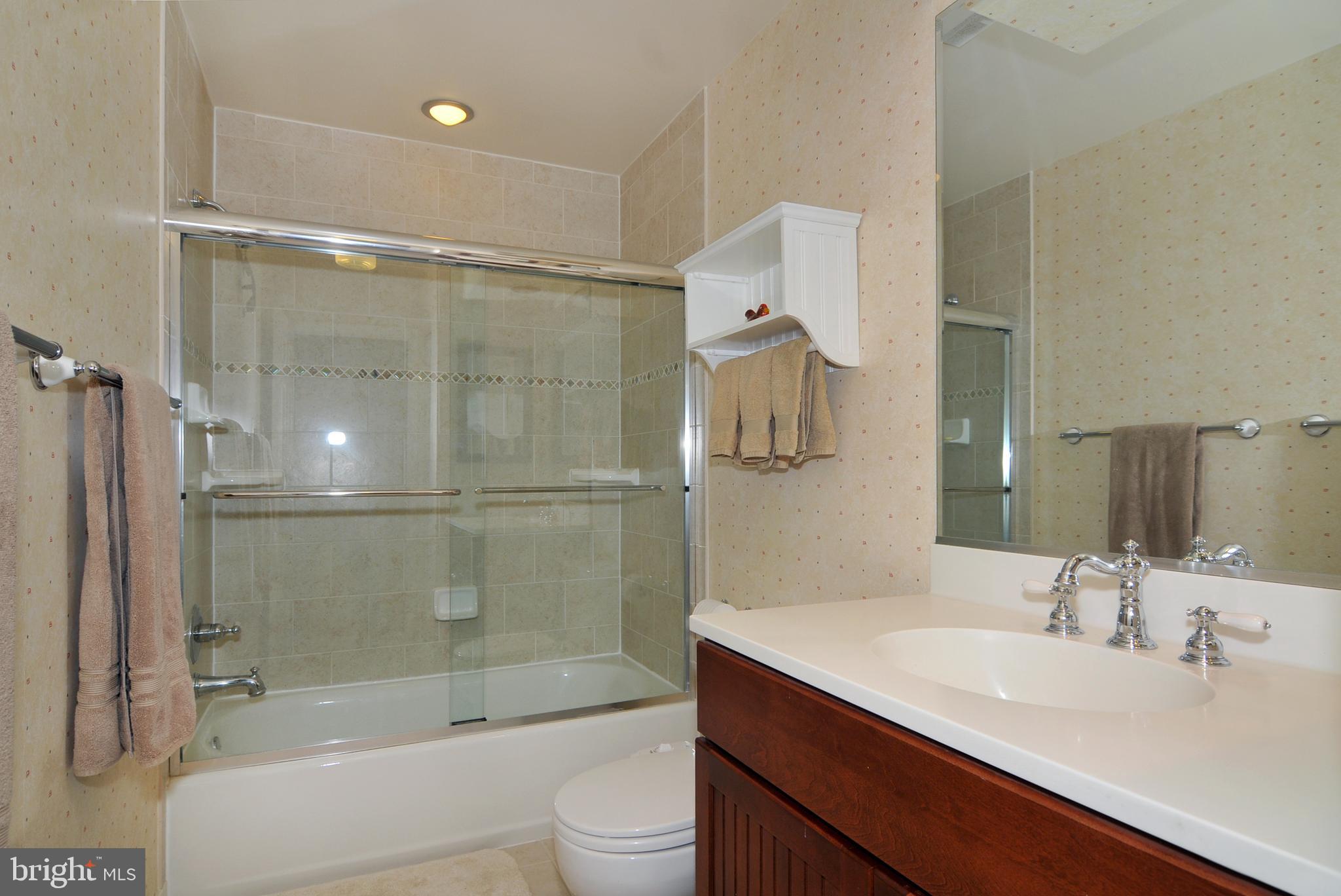 8513 Aqueduct Road Potomac, MD 20854 - Photo 17 of 23 Updated hall bathroom