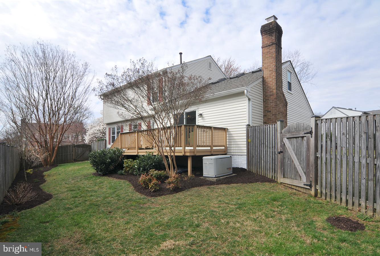 8513 Aqueduct Road Potomac, MD 20854 - Photo 23 of 23 Backyard with deck