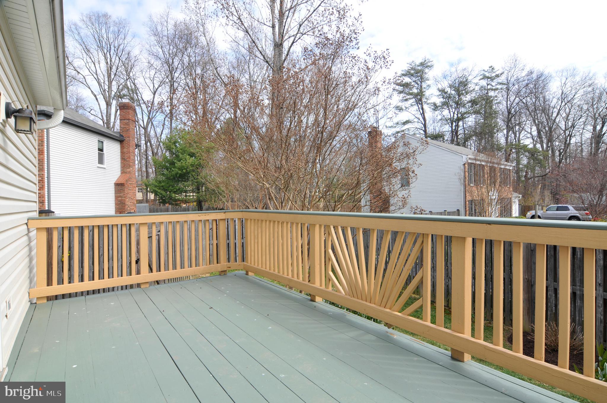 8513 Aqueduct Road Potomac, MD 20854 - Photo 4 of 23 Deck from kitchen