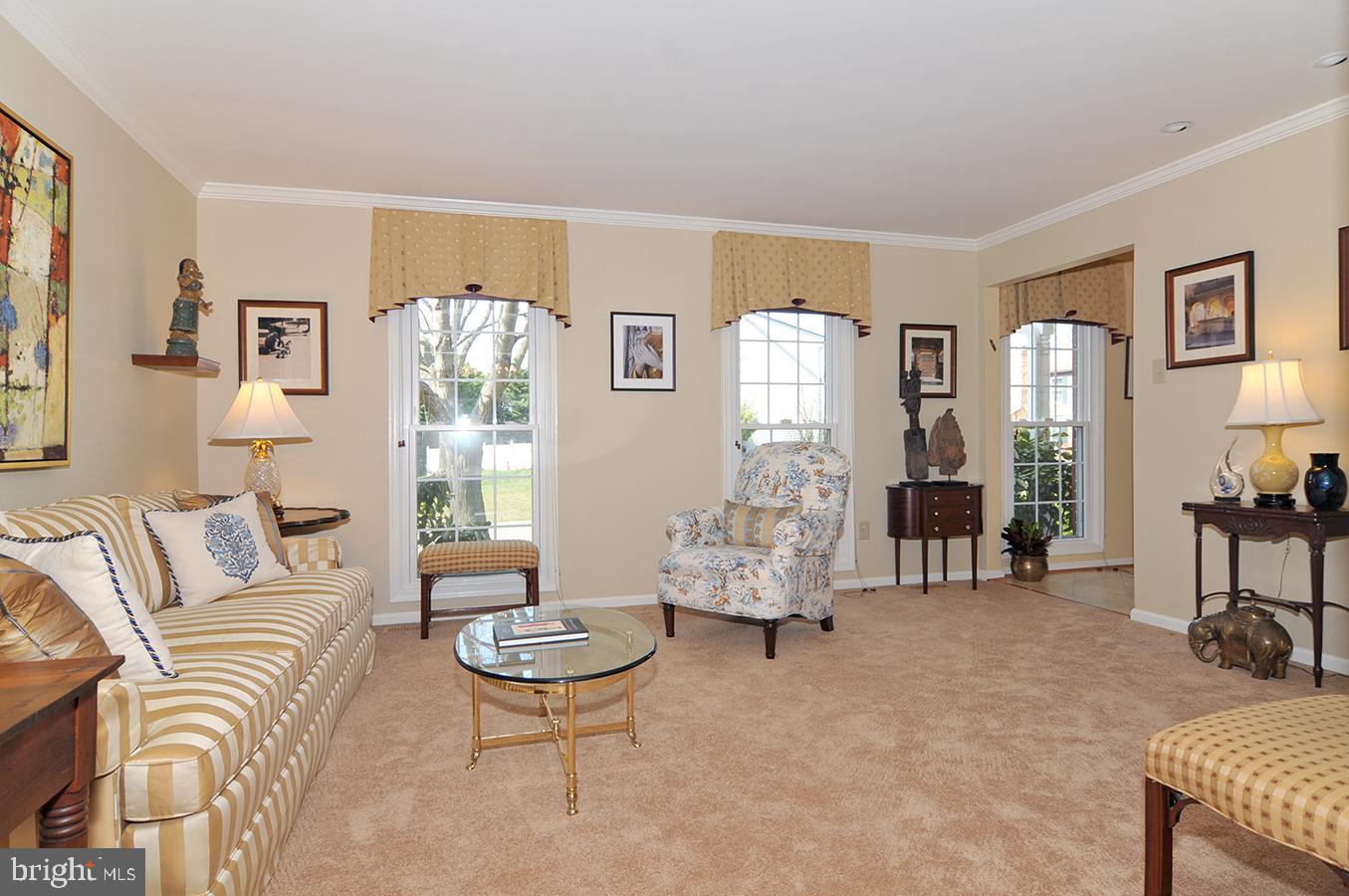 8513 Aqueduct Road Potomac, MD 20854 - Photo 8 of 23 Spacious formal living room