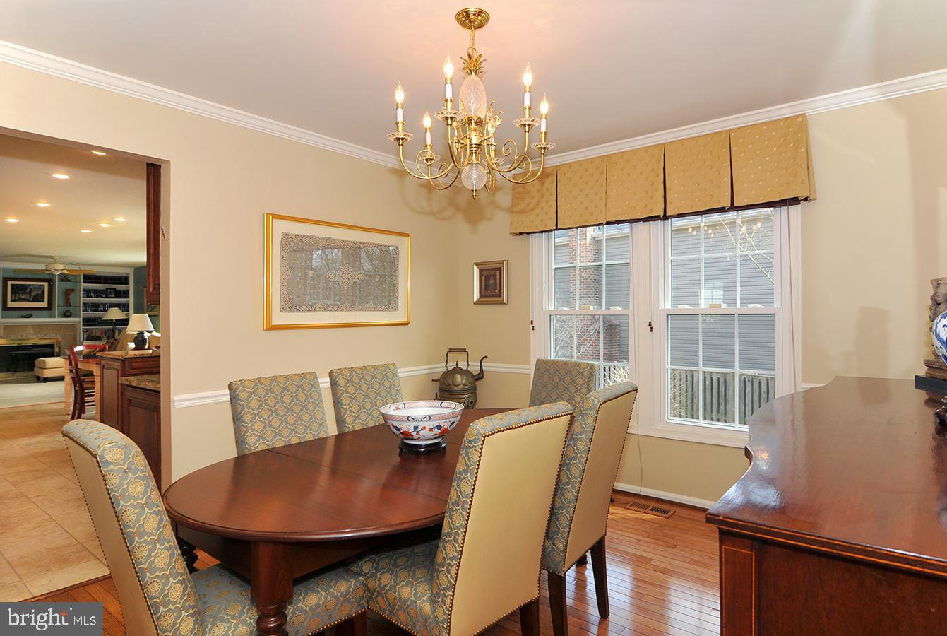 8513 Aqueduct Road Potomac, MD 20854 - Photo 10 of 23 Dining Room with hardwood floors