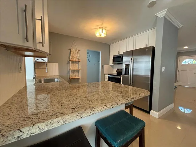 $2,900 | 3811 Northeast 18th Avenue, Pompano Beach, FL 33064