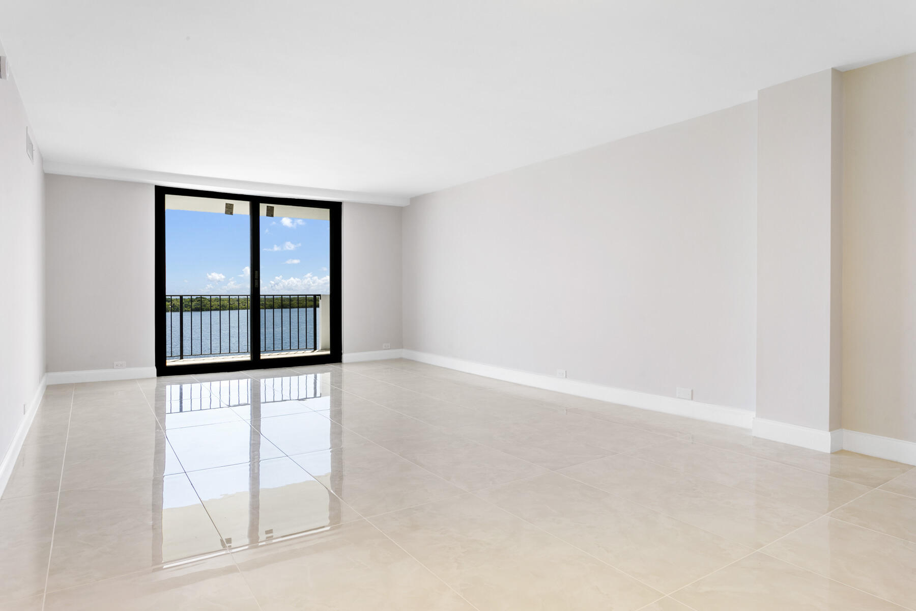 1200 Marine Way, Unit 802 North Palm Beach, FL 33408 - Photo 12 of 34 an empty room with windows and closet