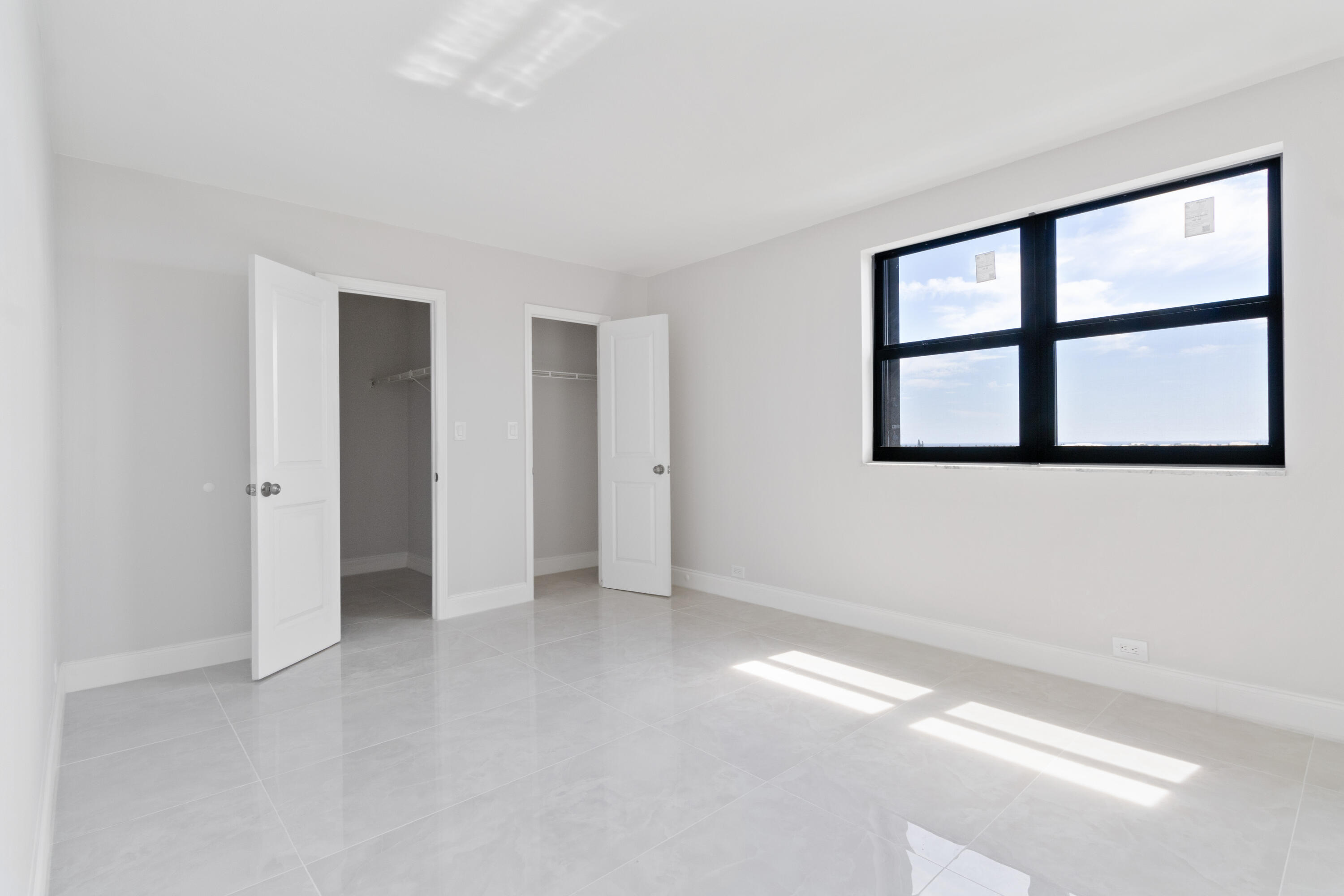 1200 Marine Way, Unit 802 North Palm Beach, FL 33408 - Photo 16 of 34 an empty room with a window