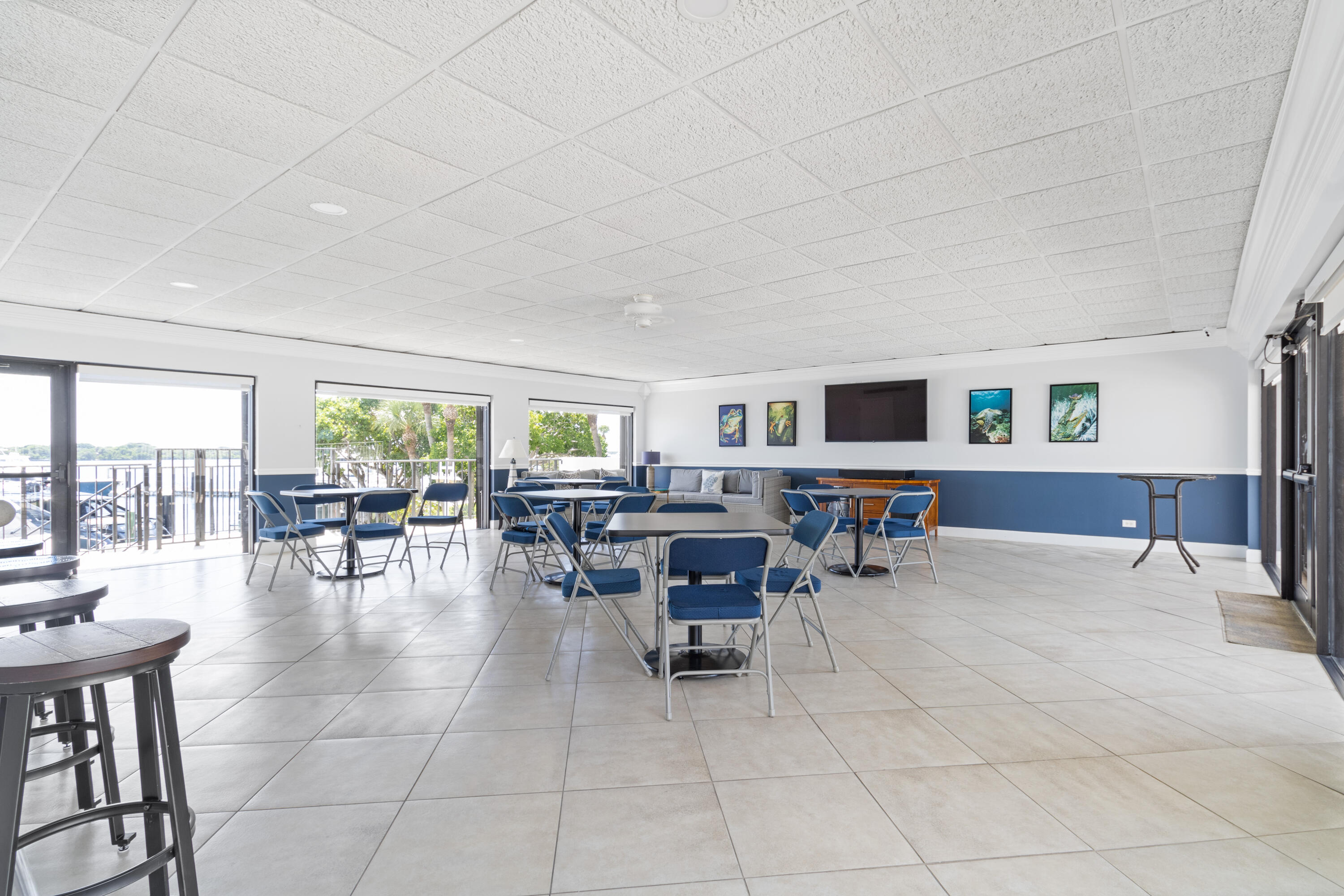 1200 Marine Way, Unit 802 North Palm Beach, FL 33408 - Photo 25 of 34 a living room with furniture and a table