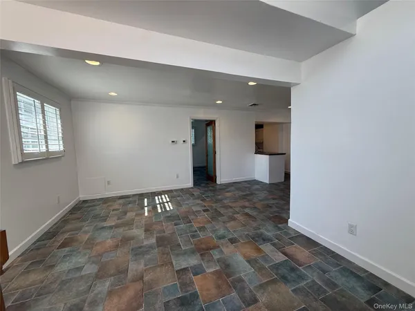 $2,650 | 73 Waterford Road, Unit LOWER LEVEL, Island Park, NY 11558