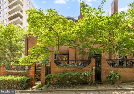 $899,000 | 3515 17th Street Northwest, Unit 9, Washington, DC 20010