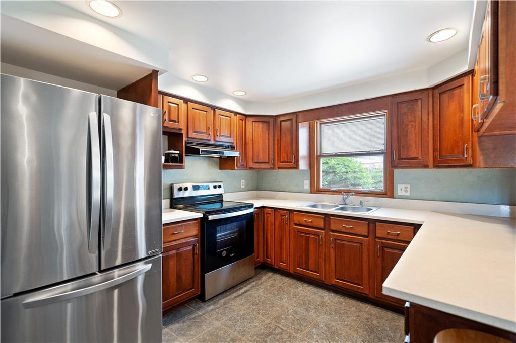 518 Goldsmith Road Pittsburgh, PA 15237 - Photo 5 of 34 Gallery Image 5