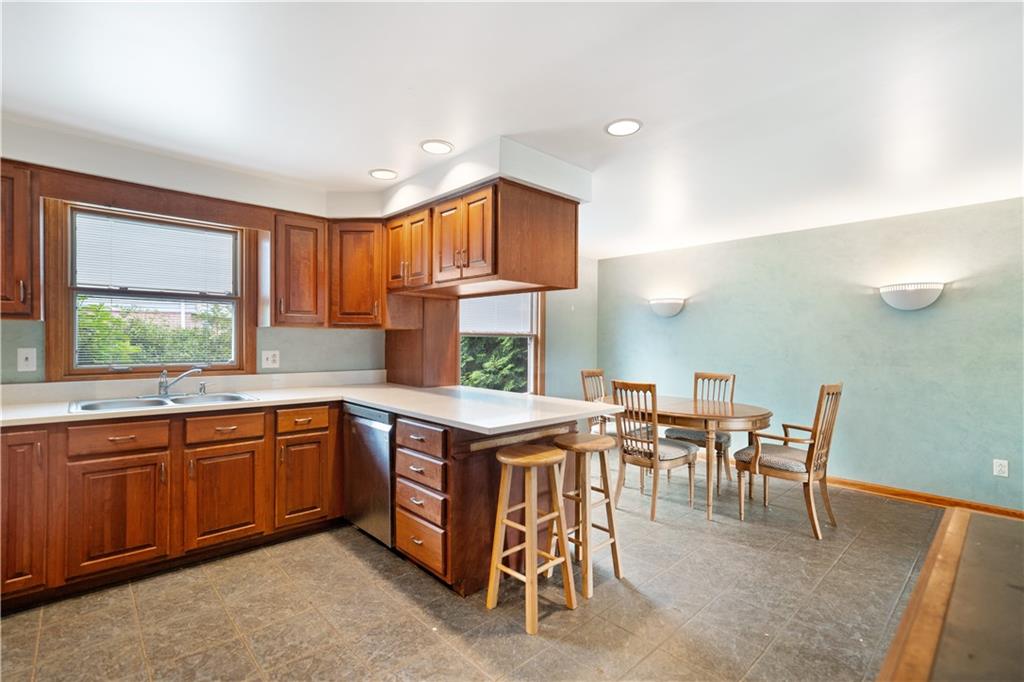 518 Goldsmith Road Pittsburgh, PA 15237 - Photo 6 of 34 Gallery Image 6